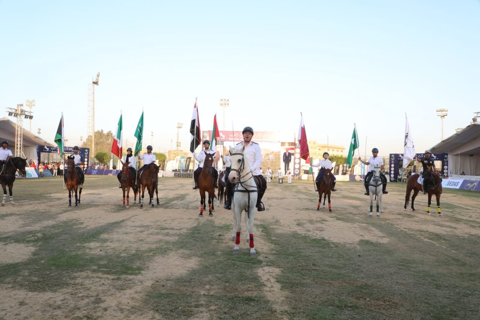 مشاركة الاتحاد المصري للمظلات والرياضات الجوية في مهرجان الخيول العربية الاصيلة بعروض لرياضة نماذج الطائرات بنادي الصفوة الرياضي فى أجواء احتفالية متميزة